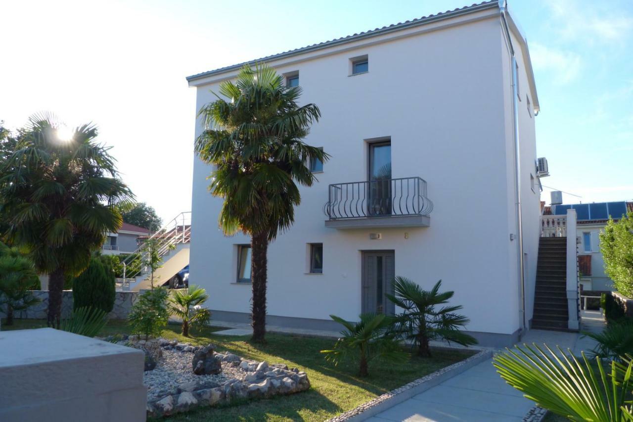Apartments Monja & Dadi, Malinska, Vantacici Exterior foto