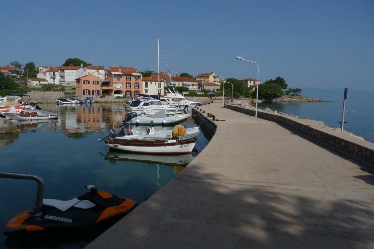 Apartments Monja & Dadi, Malinska, Vantacici Exterior foto